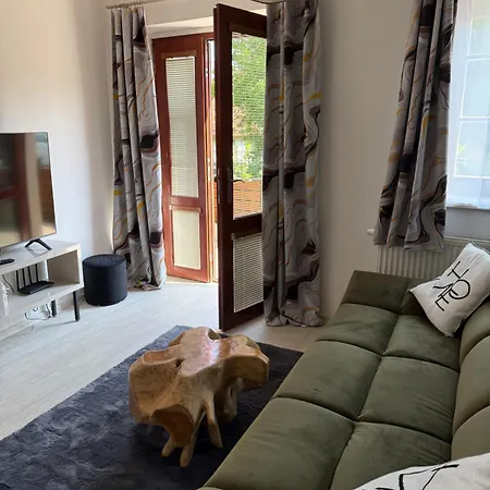 - Cernice Apartament *